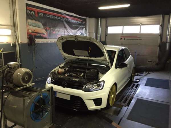 Polo_WRC_mit_220_553152d6282b2.jpg